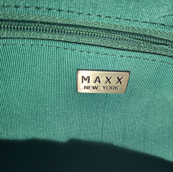 Maxx NewYork brown wicker pocketbook with tags - Picture 5 of 5